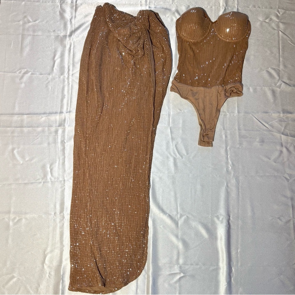 Jluxlabel Nude Sequin Bodysuit and Skirt Set SZ S